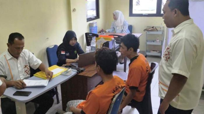 Dua Tersangka Penyelundupan Pupuk Bersubsidi Dilimpahkan ke Kejari Bangka Tengah