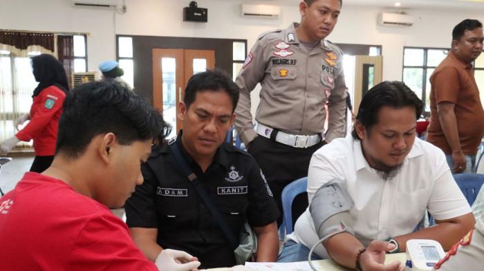 30 Kantong Darah Terkumpul dalam Kegiatan Donor Darah di Polres Belitung