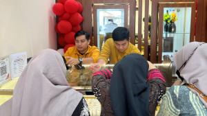 20250825_melihat-koleksi-emas.jpg
