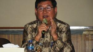 Bupati-Belitung-Timur-Kamarudin-Muten-usai-membuka-Rapat.jpg