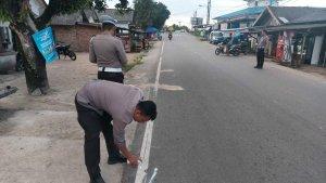 MEMERIKSA-JALAN-Anggota-Satlantas-Polres-Bangka-Tengah.jpg