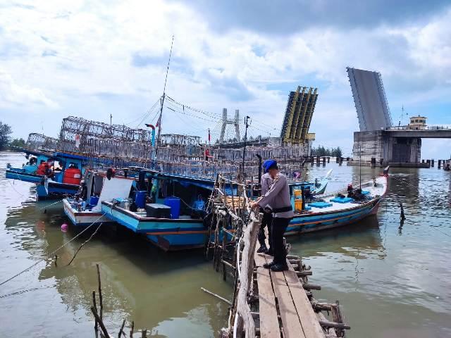 Satpolair Polres Pangkalpinang Patroli Sekaligus Silaturahmi