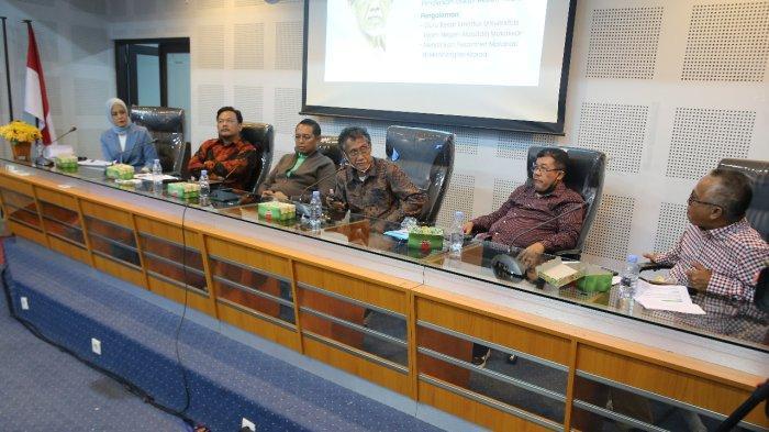 Diskusi-Masihkan-Berlaku-The-Iron-Law-of-Indonesia-PoliticsJawa-Adalah-Kunci-Pada-Pemilu-2024.jpg