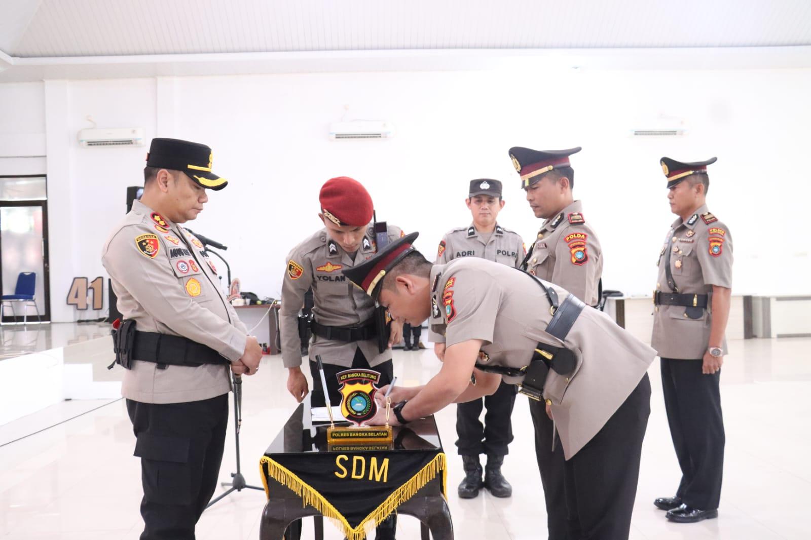 Kapolres-Bangka-Selatan-AKBP-Agus-Arif-Wijayanto-ketika-memimpin-sertijab-PJU.jpg