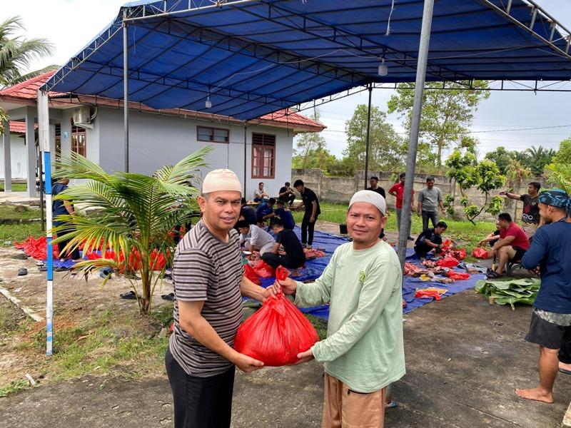 PEMBAGIAN-DAGING-KURBAN567890.jpg
