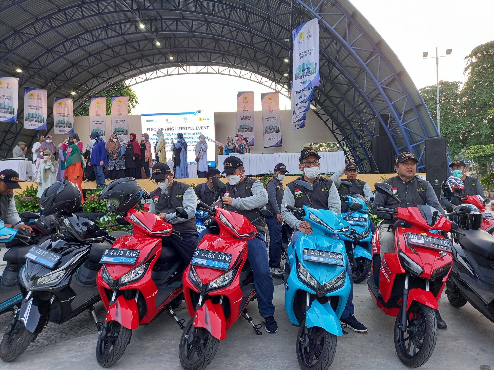 Touring-motor-listrik-yang-digelar-PT-PLN-Persero-mengelilingi-Kota-Pangkalpinang-Jumat-253.jpg