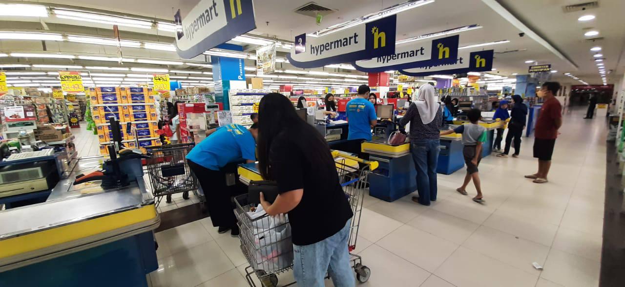 Transaksi-berbelanja-di-Hypermart-Pangkalpinang.jpg