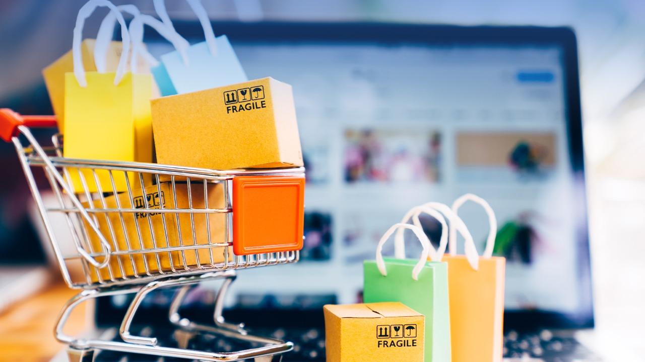 ilustrasi-belanja-online-e-commerce.jpg