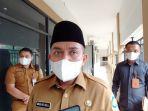 20220221_Wali-Kota-Pangkalpinang-Maulan-Aklil-meladeni-wawancara-awak-media.jpg