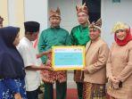20220919_Wali-Kota-Pangkalpinang-Maulan-Aklil-menyerahkan-bantuan-rumah-layak-huni.jpg