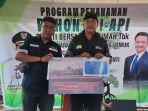 BANTUAN-MASJID-PT-Timah-menyerahkan-bantuan-kepada-dua.jpg