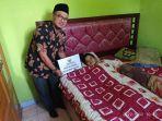 Baznas-Belitung-saat-menyerahkan-bantuan-kepada-pasien-tumor-axila-Tri-Cantika-Fitri-Kamis-125.jpg
