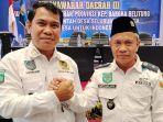 Ketua-APDESI-Belitung-Timur-Syamsudin-kiri-bersama-Ketua-DPP-APDESI-Surtawijaya.jpg