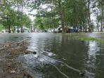 Kondisi-banjir-rob-melanda-pesisir-Pantai-Tanjung-Pendam-Tanjungpandan-Belitung-Jumat-2312.jpg