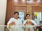 Manajer-Distro-sekaligus-Pengelola-Galeri-24-Pegadaian-Gusti-Randa-kiri-dan-karyawan.jpg