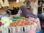 PERMINTAAN-IKAN-ASIN-Penjual-sayuran-sekaligus.jpg
