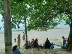 Suasana-Pantai-Pasir-Padi-di-H3-Lebaran-Idulfitri-1443-Hijriah-Rabu-45.jpg
