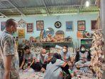 Sulaiman-saat-membimbing-para-pemuda-Desa-Pulau-Seliu-Kamis-102.jpg