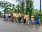 Warga-Lingkungan-Parit-Pekir-bergotong-royong.jpg