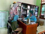 Warga-saat-memanfaatlam-program-Alnafis-di-Puskesmas-Manggar.jpg