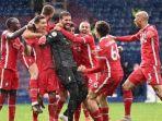 alisson-becker-tengah-mengukirkan-dua-catatan-setelah-mencetak-gol-untuk-liverpool.jpg