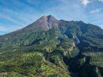 gunung-merapi-dilihat-dari-udara-di-desa-balerante.jpg