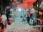 petugas-gabungan-razia-warung-remang-remang.jpg
