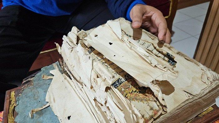 Al-Qur'an Kuno Berusia 185 Tahun Tersimpan di Klungkung