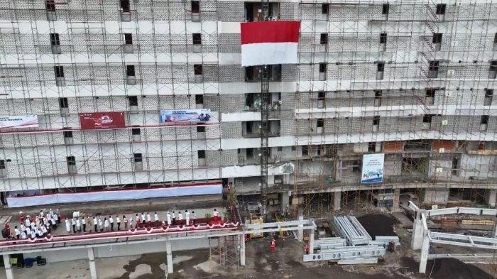 Bendera Merah Putih Berukuran 7x8 Meter Berkibar di KEK Sanur Saat Upacara Kemerdekaan