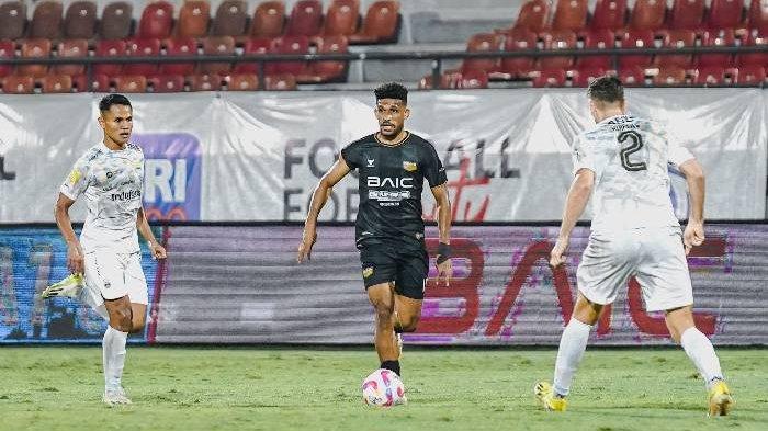Hasil Liga 1 2024/2025: Persib Bandung Imbang 2-2 Lawan Dewa United, PSS Sleman 0-2 Persik Kediri