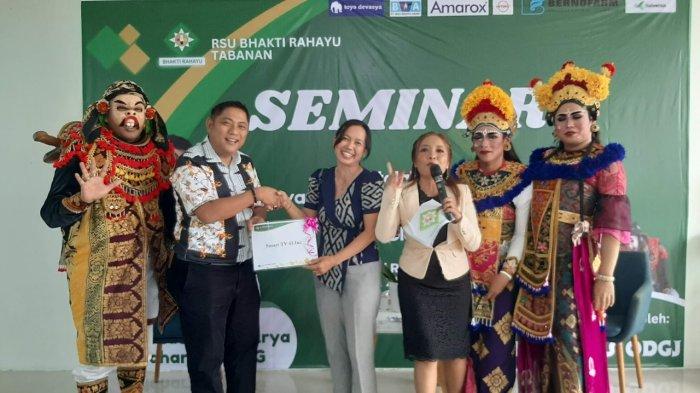 Ratusan Bidan Ikuti Seminar Tingkatkan Keselamatan Ibu dan Bayi di RSU Bhakti Rahayu Tabanan
