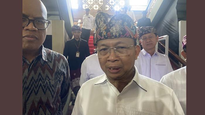 TANGGAPAN - Gubernur Bali, Wayan Koster