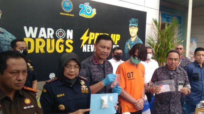 Bule Australia Bungkus Heroin dengan Kondom Dimasukkan ke Dubur Ditangkap, Ini Kronologinya