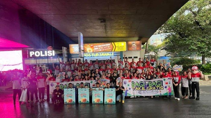 JNE Bagikan 10.000 Takjil di Ramadan 2023