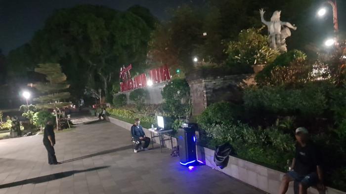 Karaoke Di Alun-Alun Gianyar Bali Kembali Sampai Larut Malam, Satpol PP: Yang Penting Tak Mengganggu