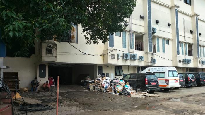 Menkes Realisasikan Bantuan Alkes Puluhan Miliar, Cek Kerusakan RSUD Wangaya Akibat Banjir Bandang
