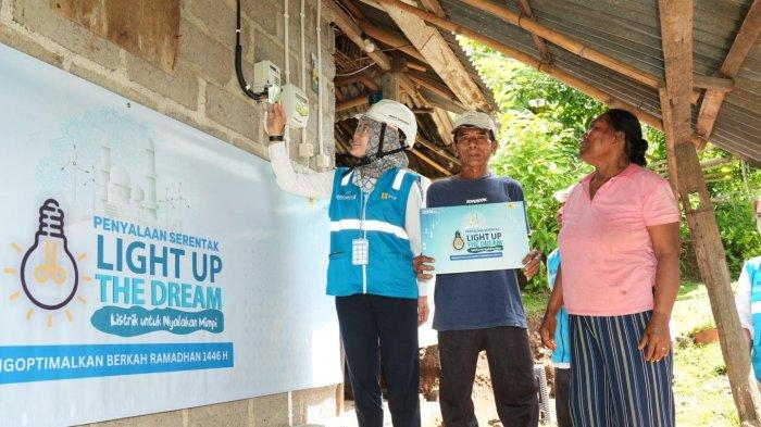 Light Up the Dream PLN Edisi Ramadan, Nyalakan Listrik Bagi 16 Warga Kurang Mampu di Bali