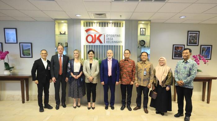 Organisation for Economic Co-operation and Development (OECD), mengapresiasi berbagai langkah reformasi yang tengah dijalankan Otoritas  Jasa Keuangan (OJK), di sektor perasuransian dan dana pensiun untuk memperkuat ketahanan sektor keuangan, meningkatkan perlindungan konsumen, serta mendorong pengembangan industri yang sehat dan berkelanjutan.  