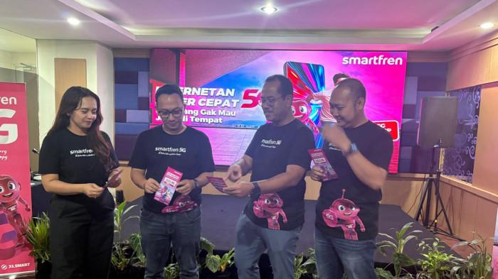 PT XLSMART Telecom Sejahtera Tbk (XLSMART) melalui brand Smartfren resmi menghadirkan layanan Smartfren 5G di Bali, menegaskan komitmen perusahaan untuk menghadirkan konektivitas berkecepatan tinggi, stabil, dan andal guna mendorong transformasi digital di sektor pariwisata, ekonomi kreatif, dan UMKM.