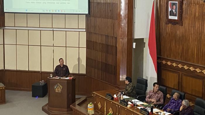 Paripurna ke-7, DPRD Bali Sampaikan Pandangan Umum Fraksi Pada Raperda Bali