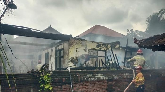 RUMAH IWS Ludes Terbakar, Kerugian Rp 700 Juta, Lokasi di Denpasar Bali