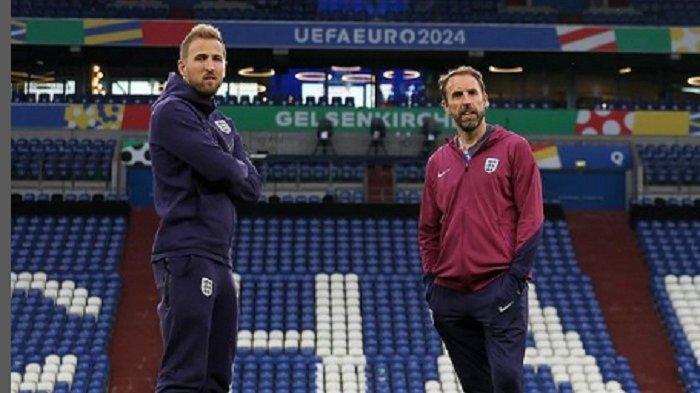 Pemain-Harry-Kane-kiri-dan-pelatih-Timnas-Inggris-Gareth-Southgate-mengecek-stadion.jpg