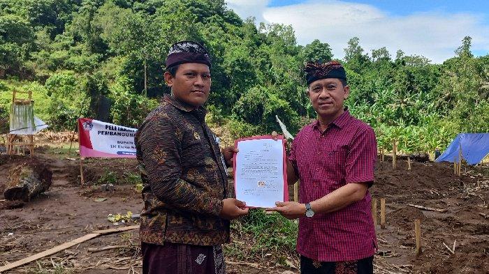 Perbekel Paksebali Serahkan Surat Pengunduran Diri, Antusias Ikut Nyaleg Dari Dapil Dawan