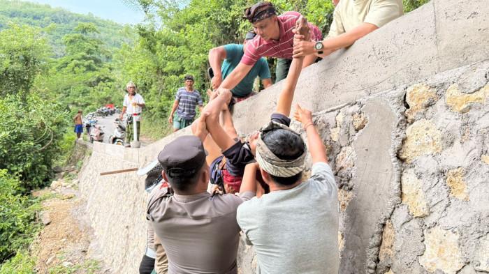 TEWAS Usai Kecelakaan di Nusa Penida, Rem Blong Buat Motor Masuk Jurang, Nyoman Artika Tak Selamat!