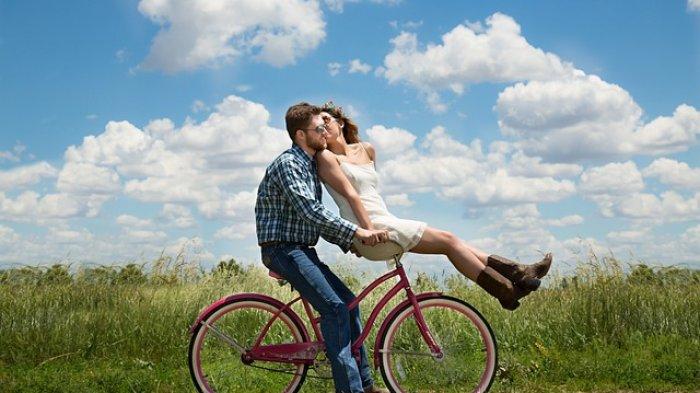 Ramalan Zodiak Cinta Besok 6 Januari 2023, Asmara Taurus, Libra hingga Capricorn Penuh Pengertian