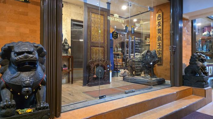 Arka Amerta Antique Shop & Coffee. Secangkir Kopi dan Koleksi Antik, Cara Arka Amerta Dekatkan Sejarah Denpasar Bali ke Generasi Muda