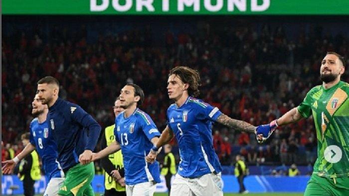 Selebrasi-pemain-Timnas-Italia-usai-meraih-kemenangan-perdana-di-Grup-B-melawan-Albania.jpg