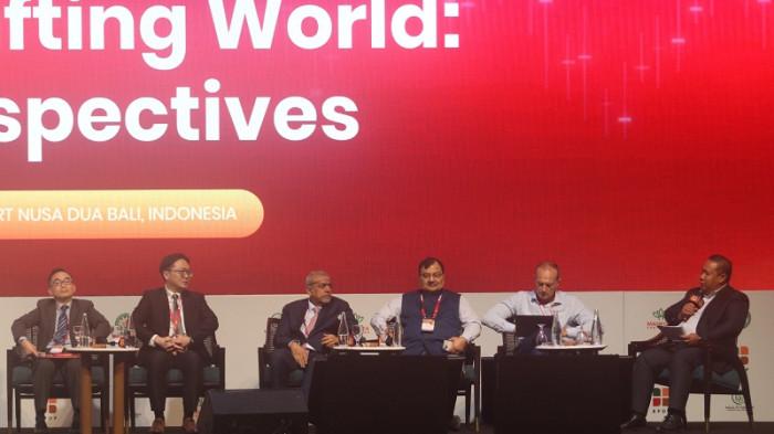 Suasana para narasumber saat sesi diskusi panel di hari kedua penyelenggaraan IPOC ke-21.