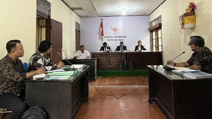 Minta FS Pembangunan Terminal LNG, Walhi Bali dan PT DEB Bertemu di Sidang Komisi Informasi