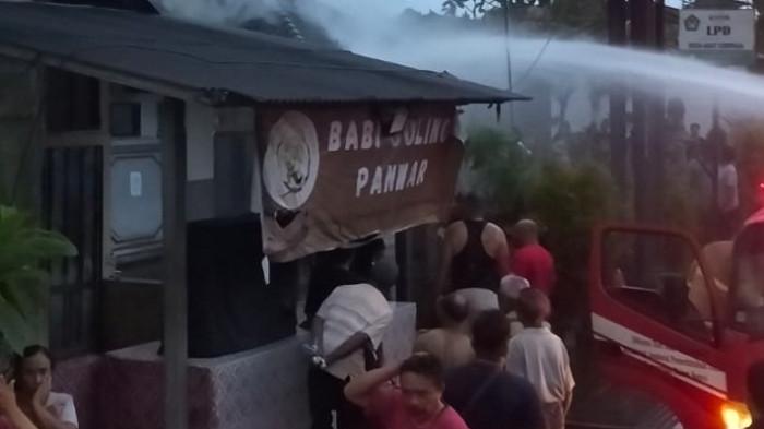 Pemadaman - Tim Damkar Bangli berjibaku memadamkan api kebakaran LPD Cempaga, Kecamatan/Kabupaten Bangli, Bali, Rabu 25 Februari 2026.